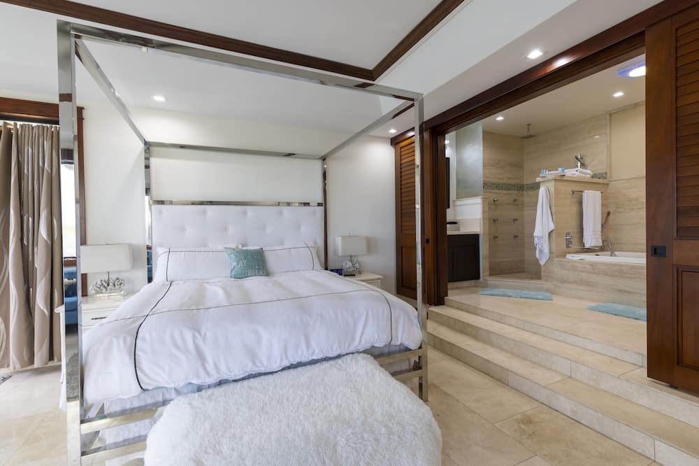 Photo of Bathroom in Waialae Iki Ridge