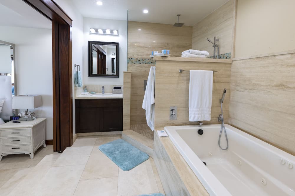 Photo of Bathroom in Waialae Iki Ridge