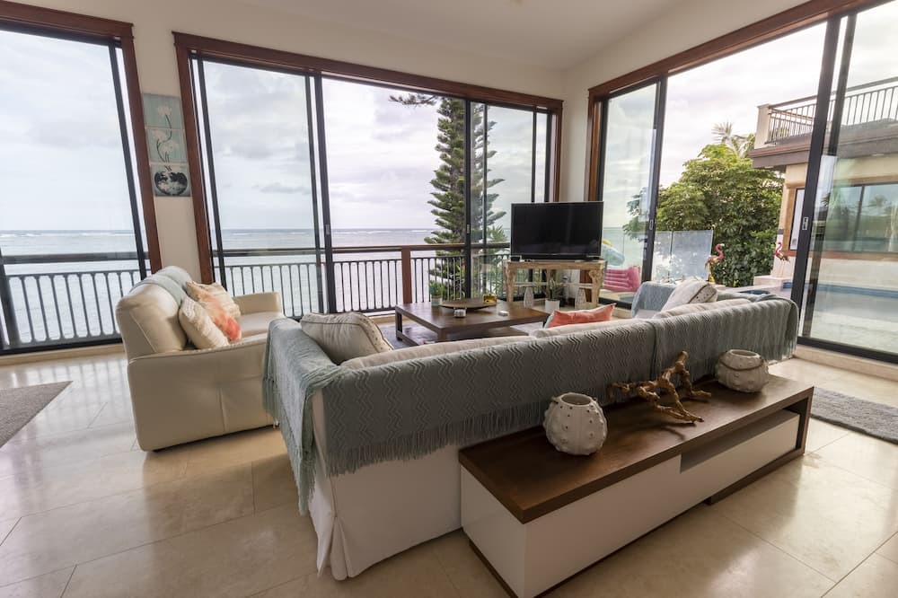 Photo of Bedroom in Waialae Iki Ridge