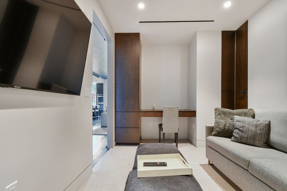 Photo of Livingroom in Empire Pass