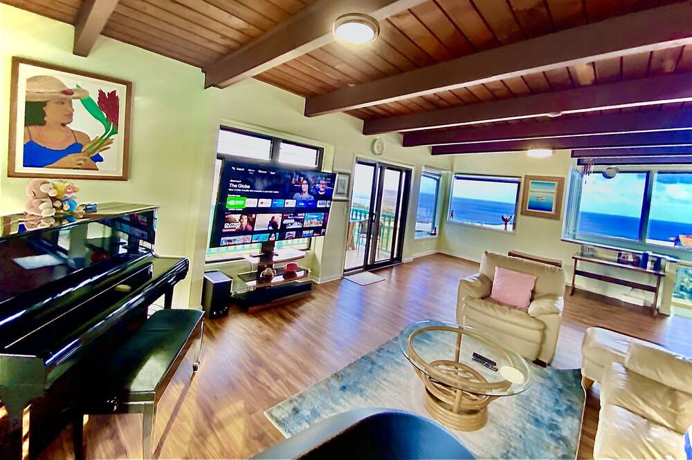 Photo of Bedroom in Waialae Iki Ridge