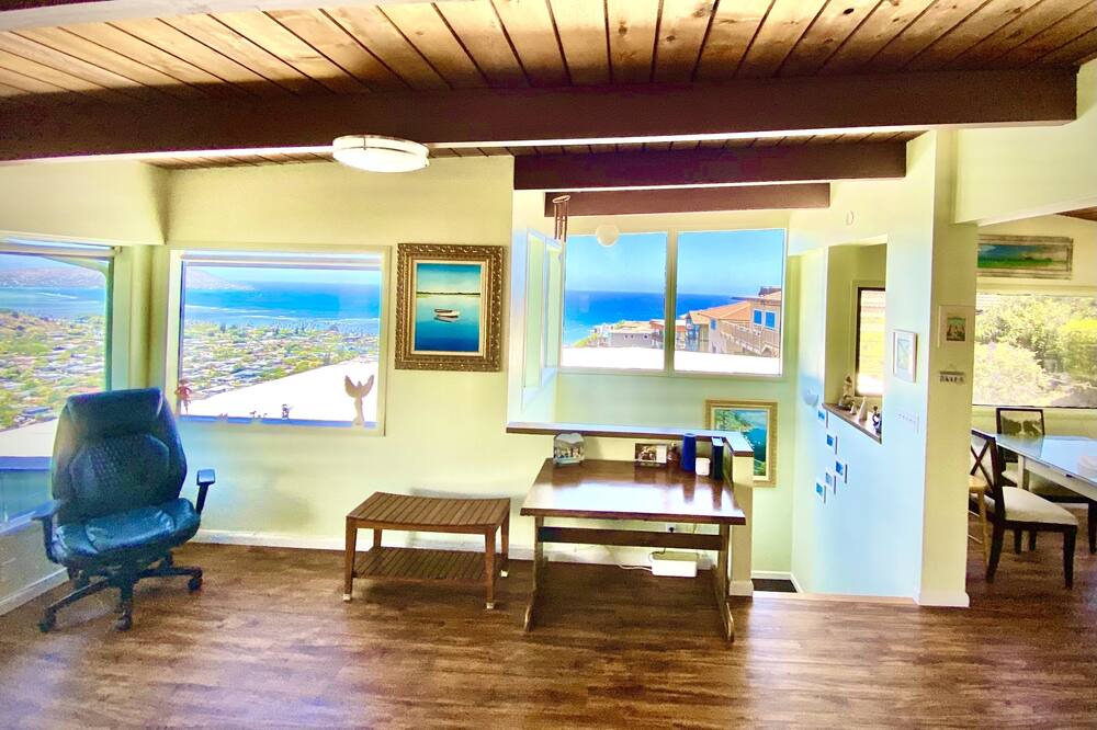 Photo of Bedroom in Waialae Iki Ridge