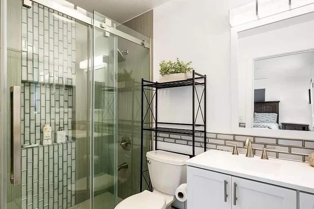 Photo of Bathroom in Kalaoa