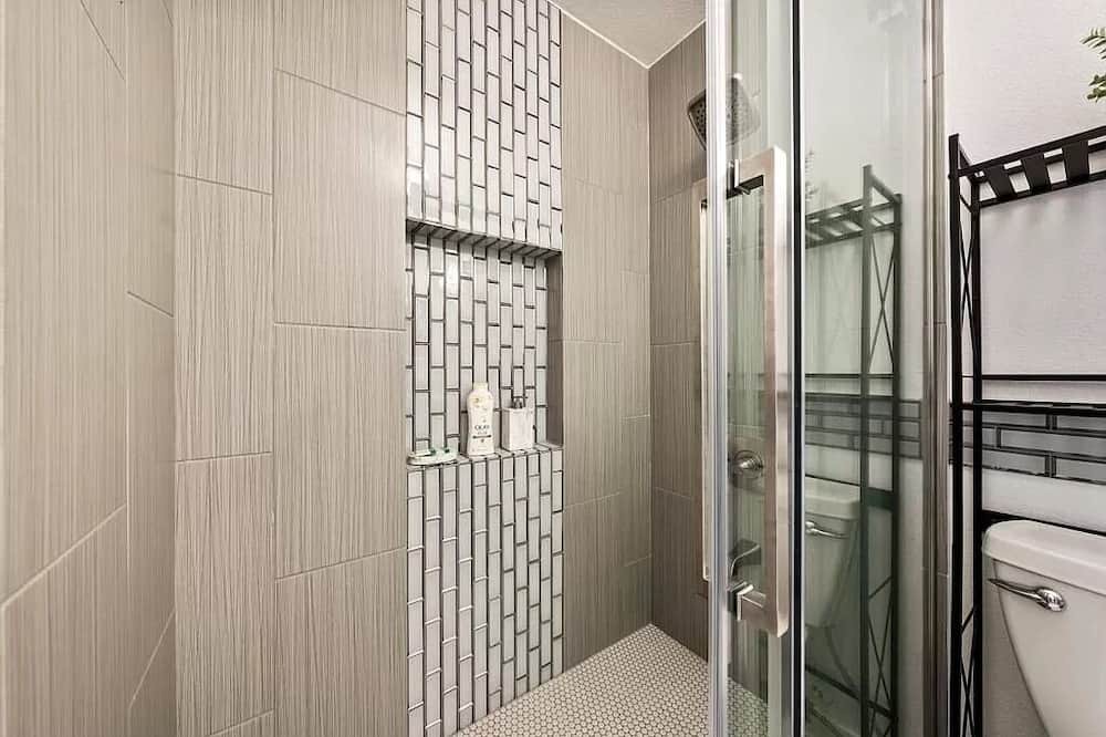 Photo of Bathroom in Kalaoa