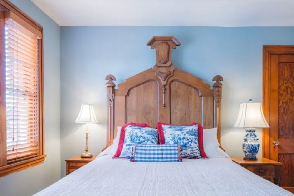 Photo of Bedroom in Millersburg