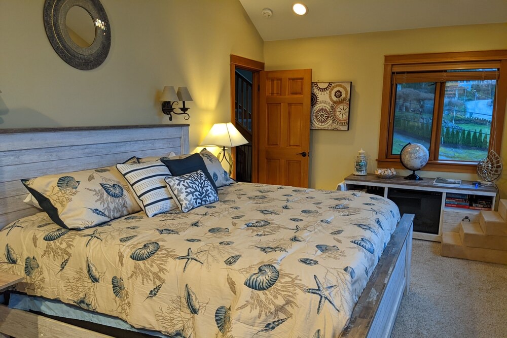 Photo of Bedroom in Mukilteo
