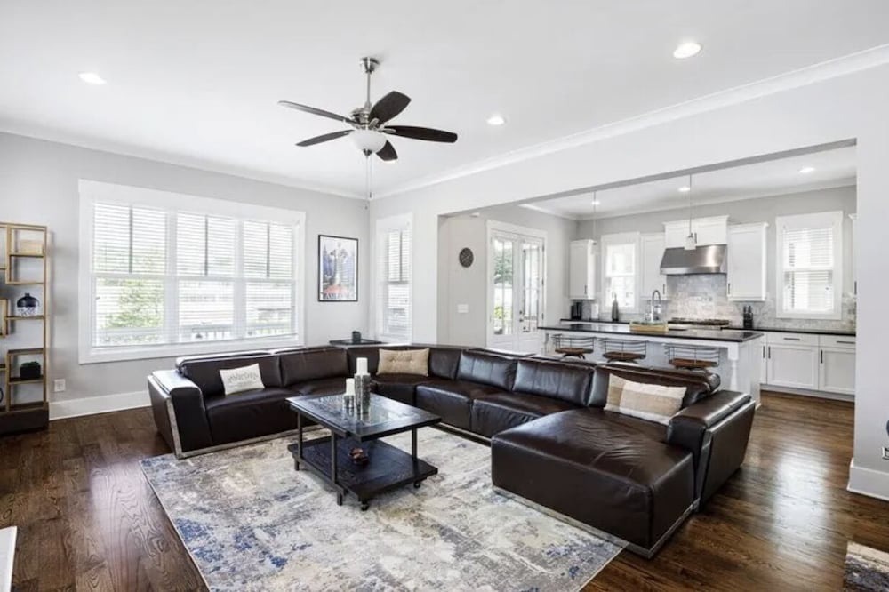 Photo of Livingroom in Westside