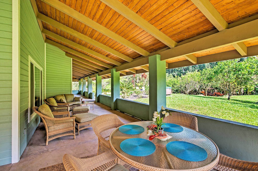 Photo of Patio Balcony in Honokaa