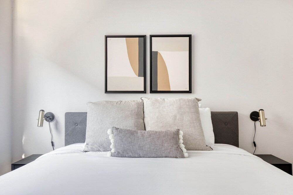 Photo of Bedroom in Burbank