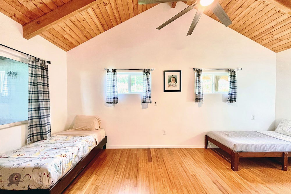 Photo of Bedroom in Naalehu
