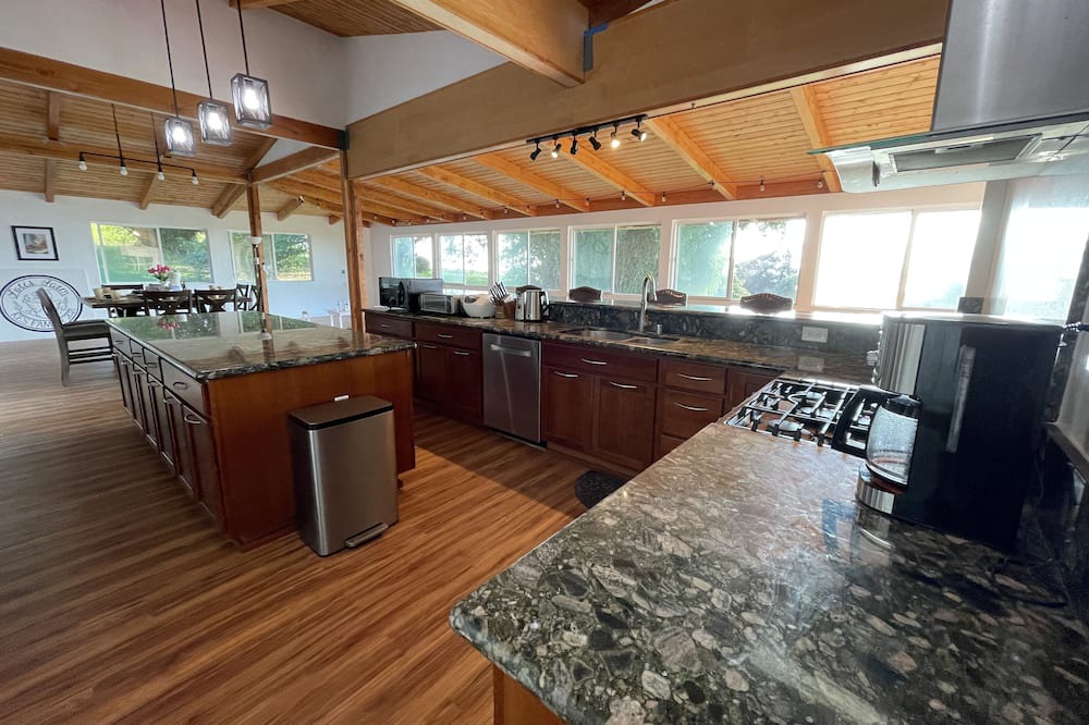 Photo of Kitchen in Naalehu