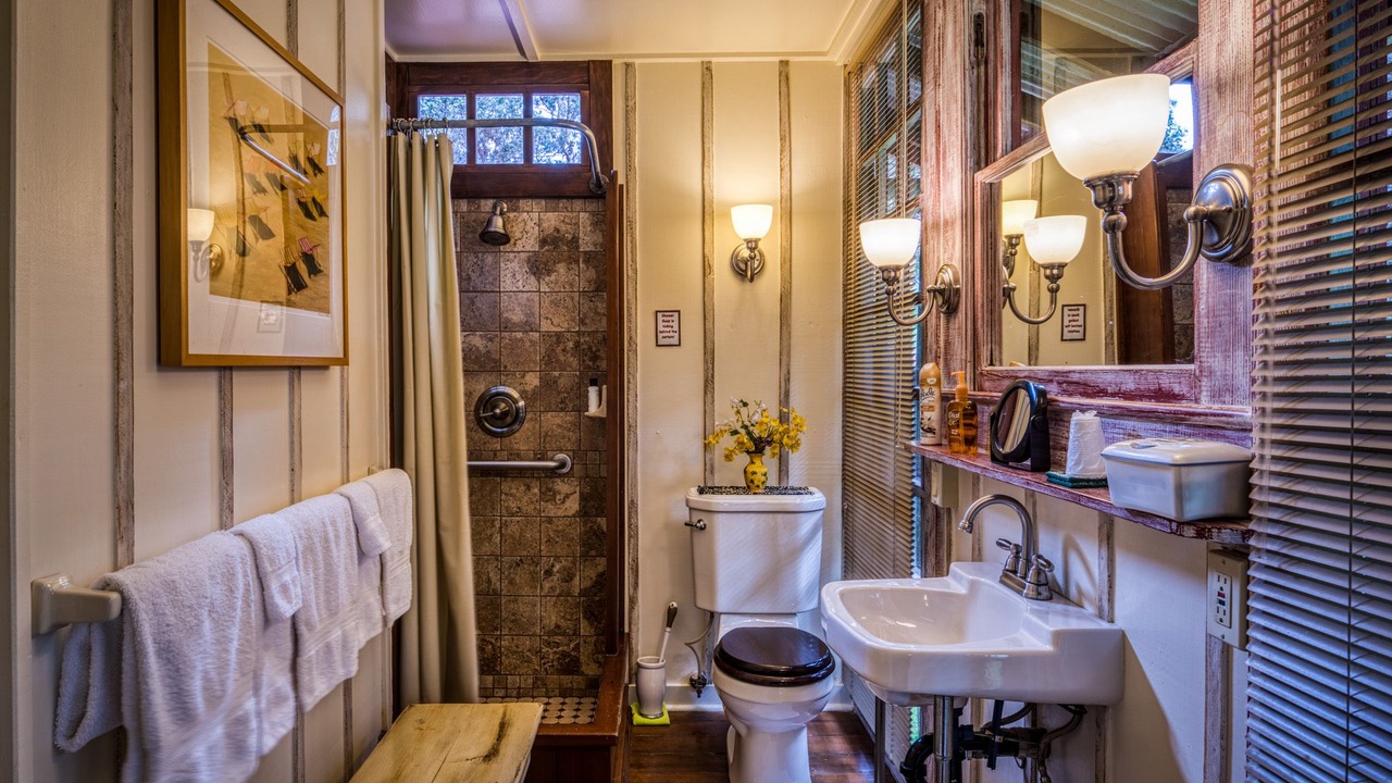 Photo of Bathroom in Volcano