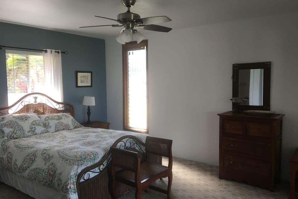 Photo of Bedroom in Honaunau-Napoopoo