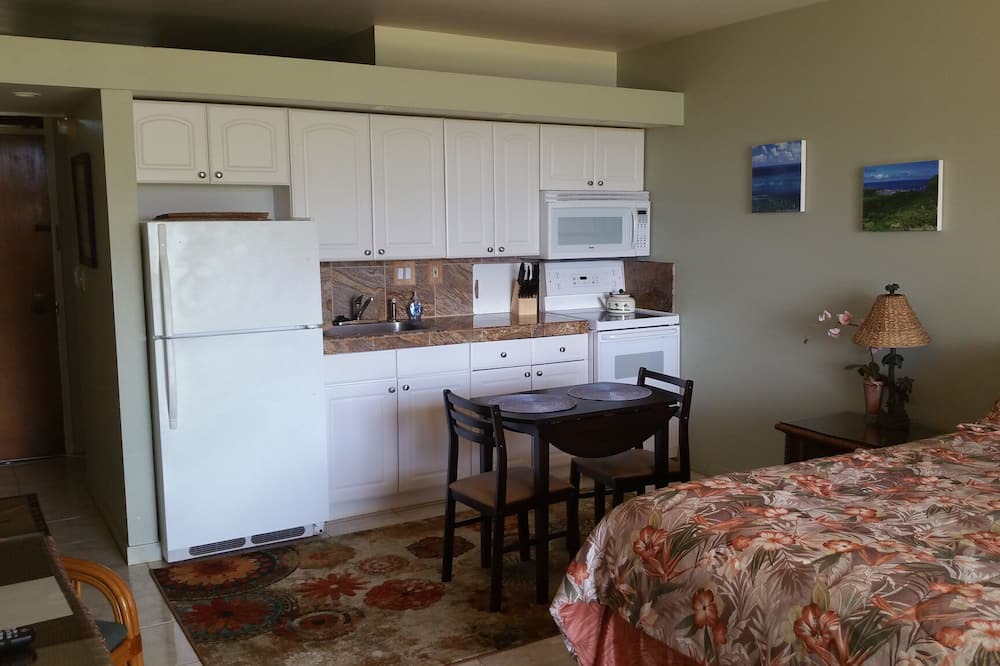 Photo of Kitchen in Maunaloa