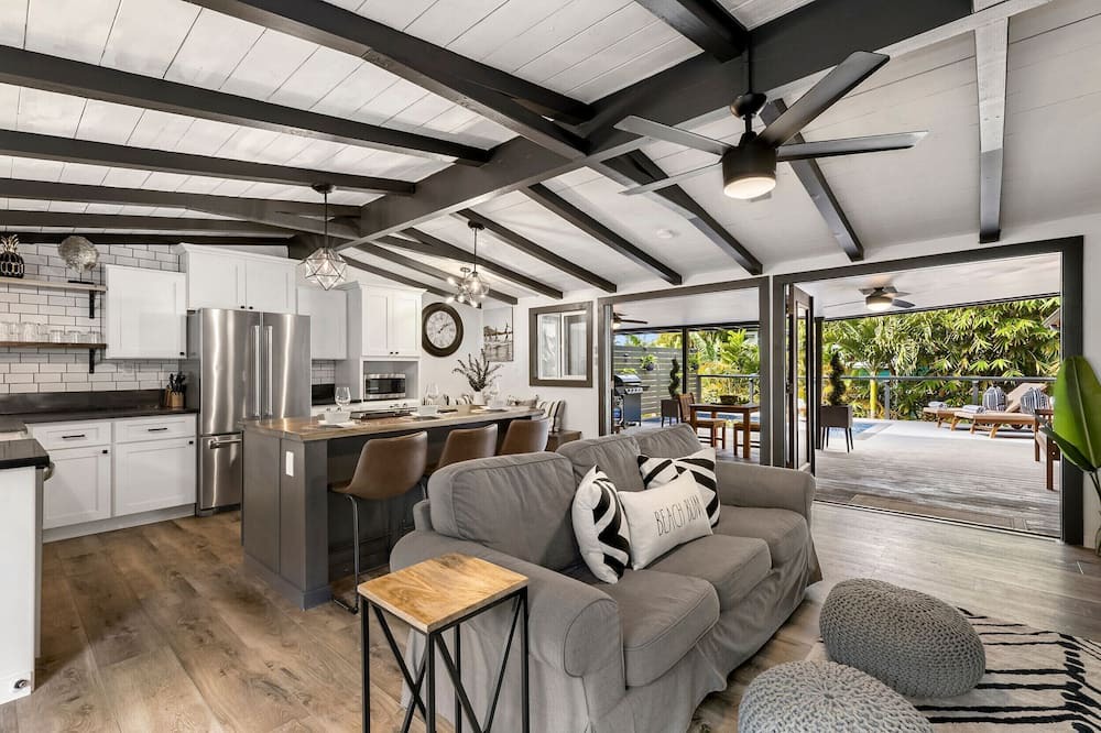 Photo of Livingroom in Pupukea
