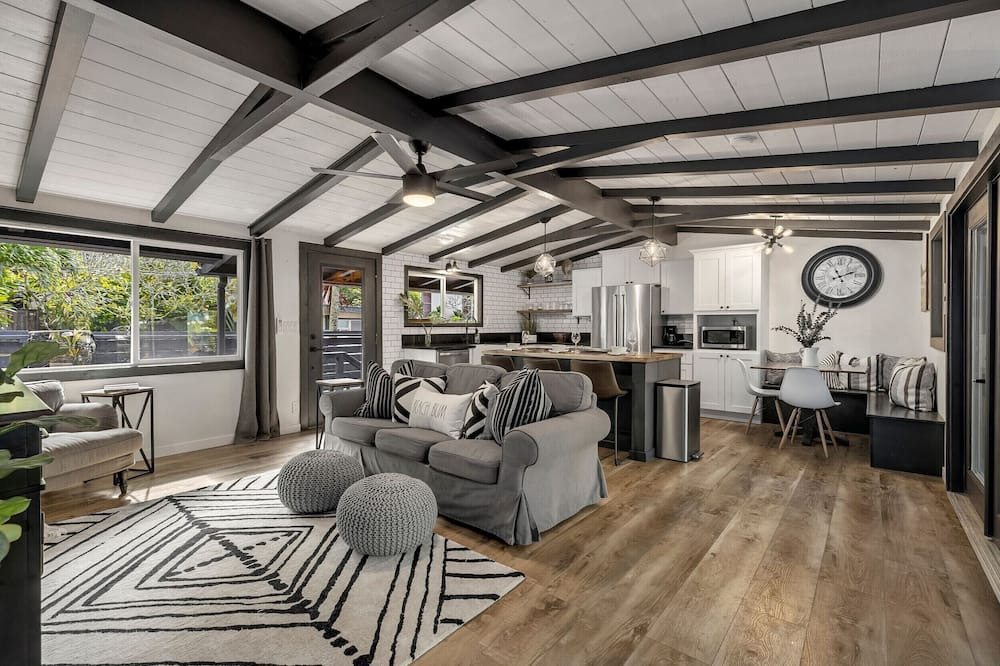 Photo of Livingroom in Pupukea