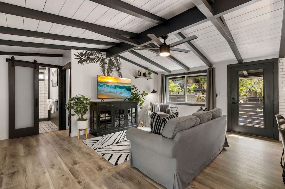Photo of Livingroom in Pupukea