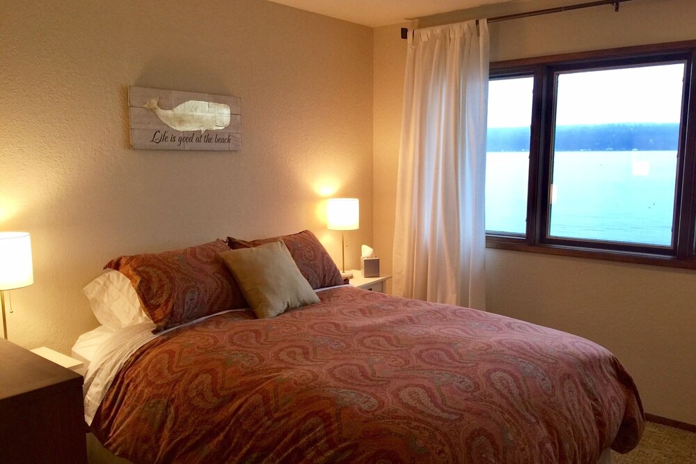 Photo of Bedroom in Langley