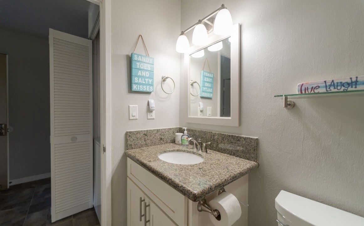 Photo of Bathroom in Kahuku