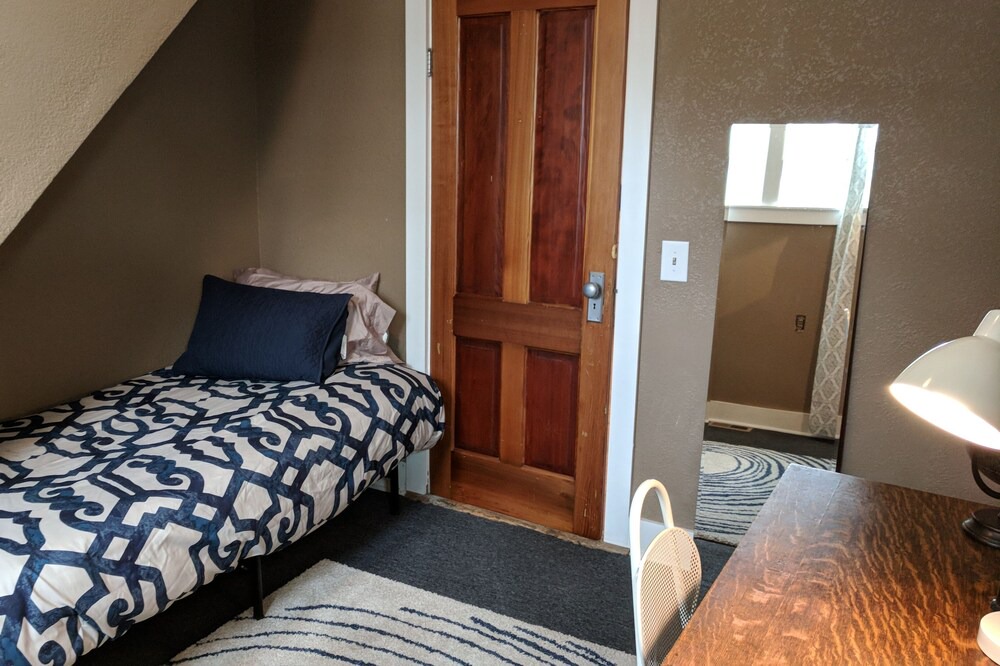 Photo of Bedroom in Veterans Park