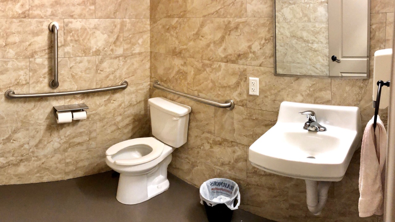 Photo of Bathroom in People's Freeway