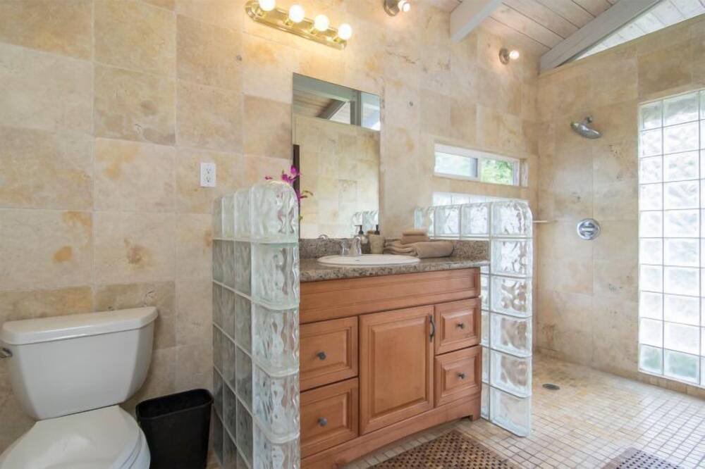 Photo of Bathroom in Pupukea