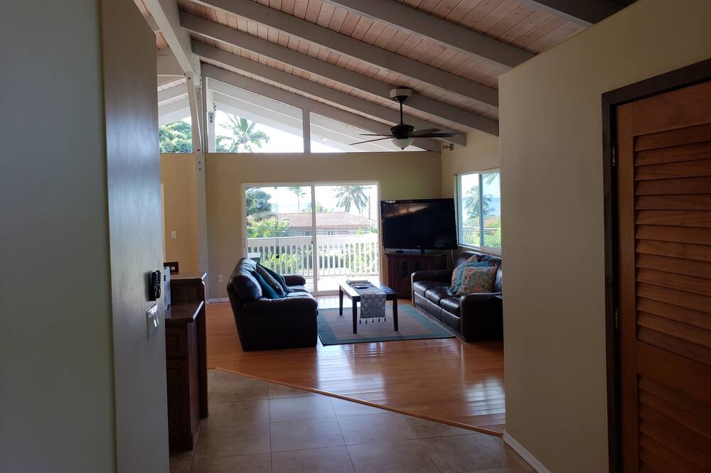 Photo of Livingroom in Pupukea