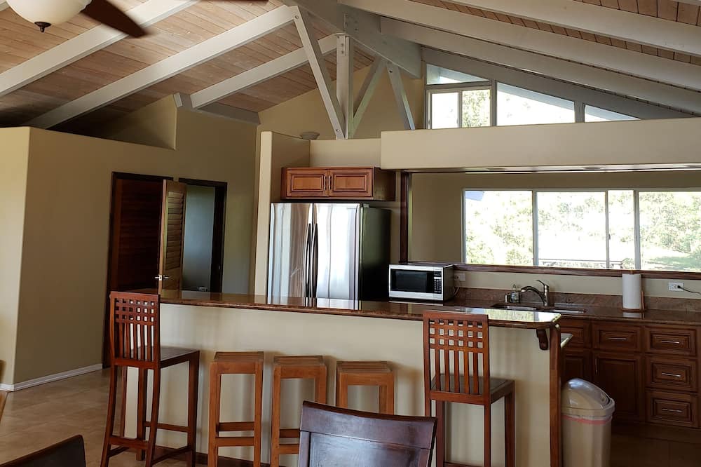 Photo of Livingroom in Pupukea