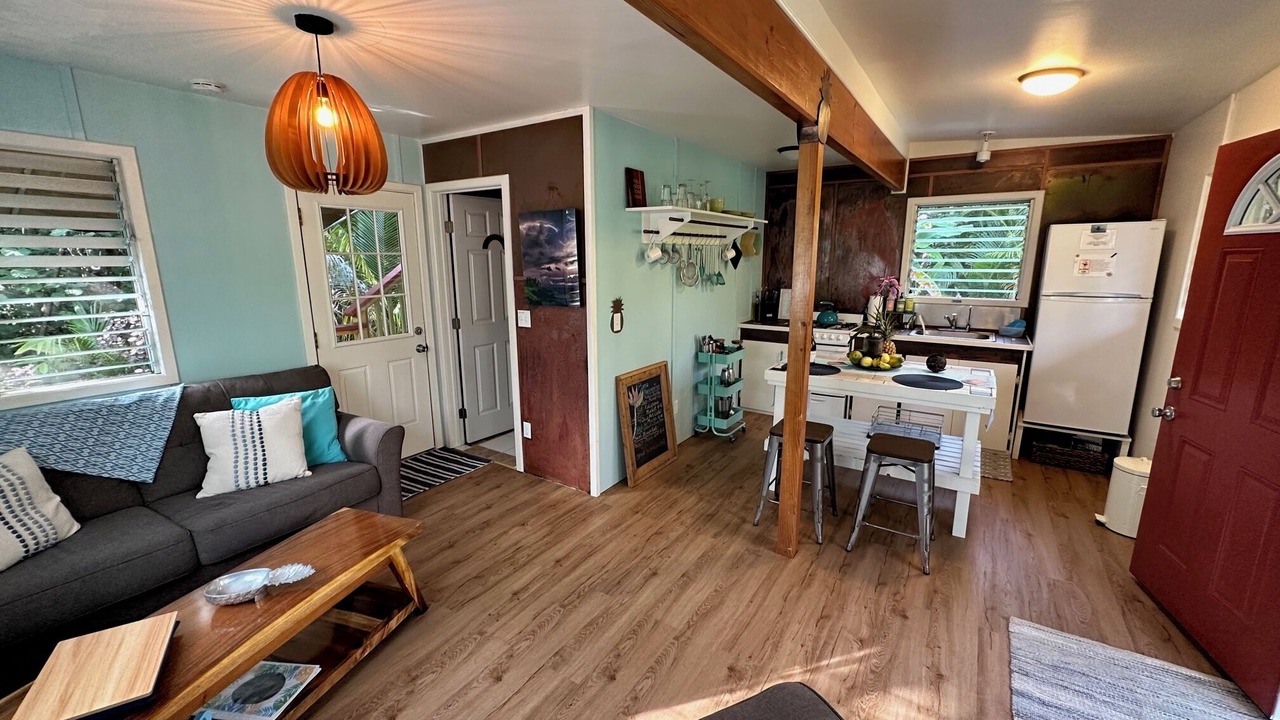 Photo of Livingroom in Waa Waa