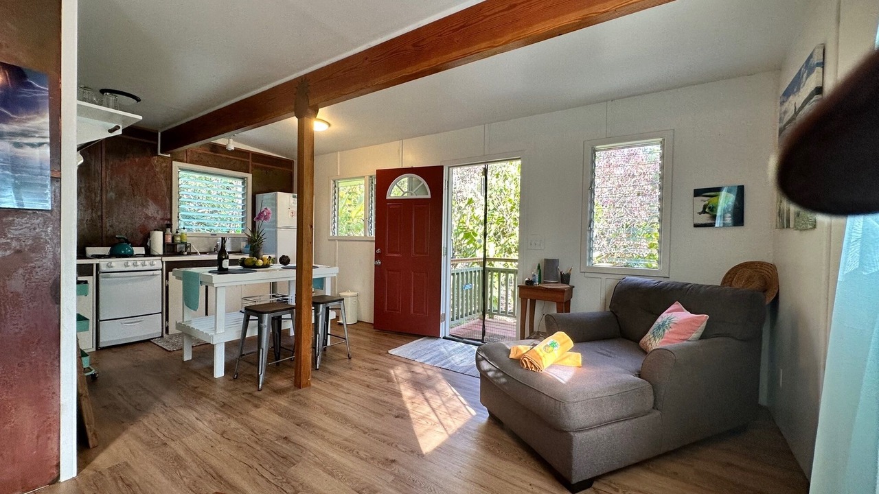 Photo of Livingroom in Waa Waa