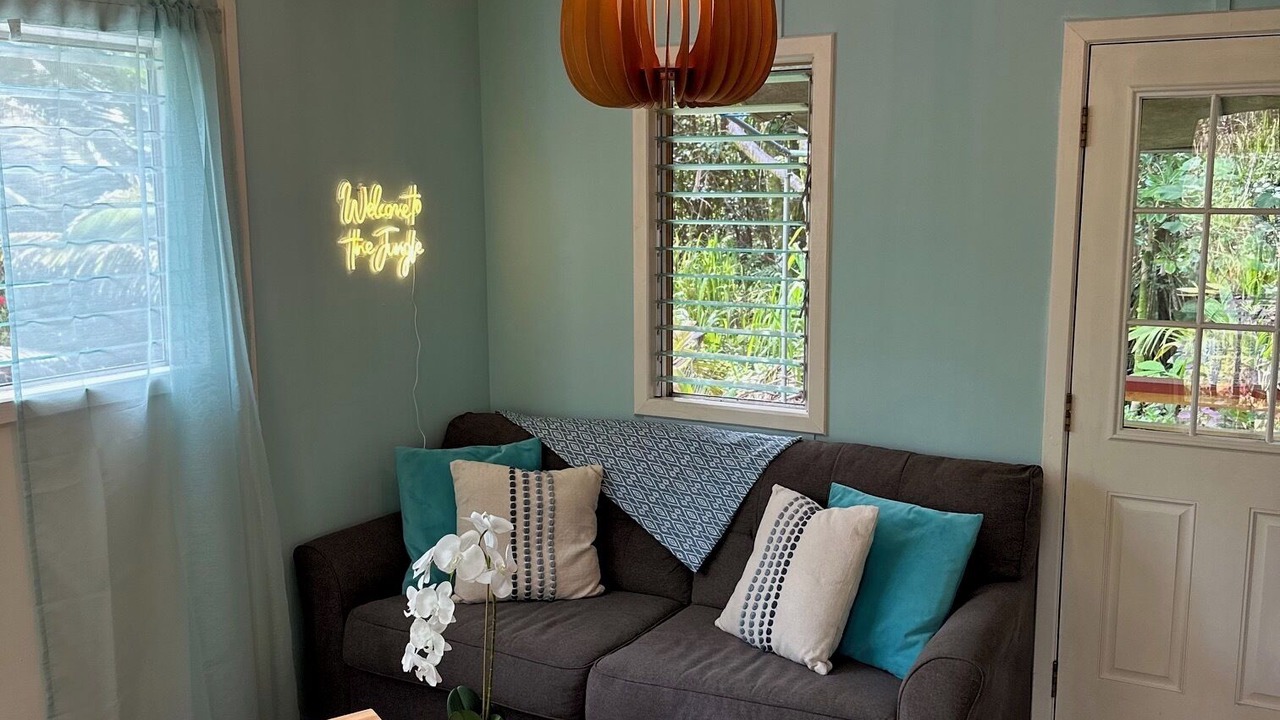 Photo of Livingroom in Waa Waa