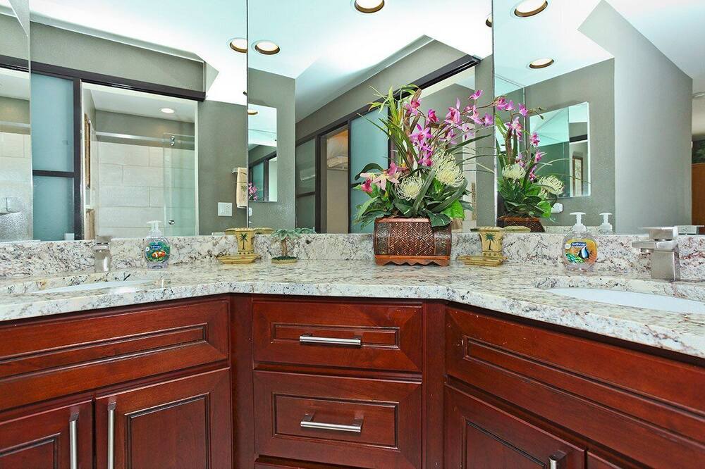 Photo of Bathroom in Kapolei