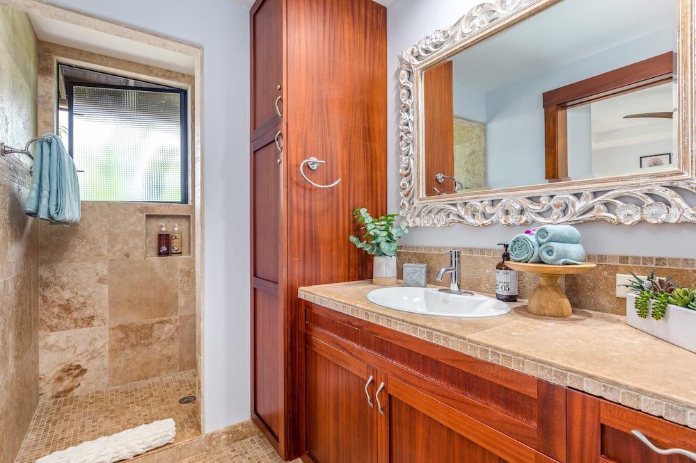 Photo of Bathroom in Honalo