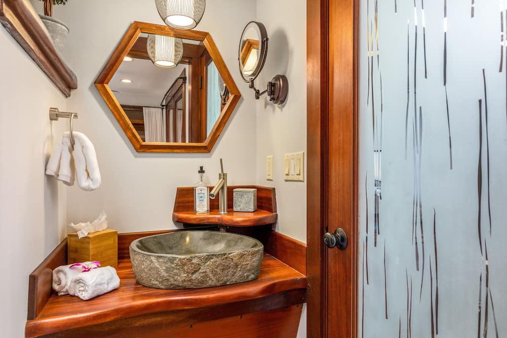 Photo of Bathroom in Honalo