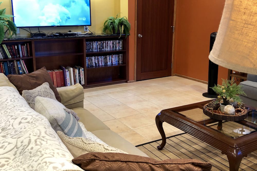 Photo of Bedroom in Punaluu