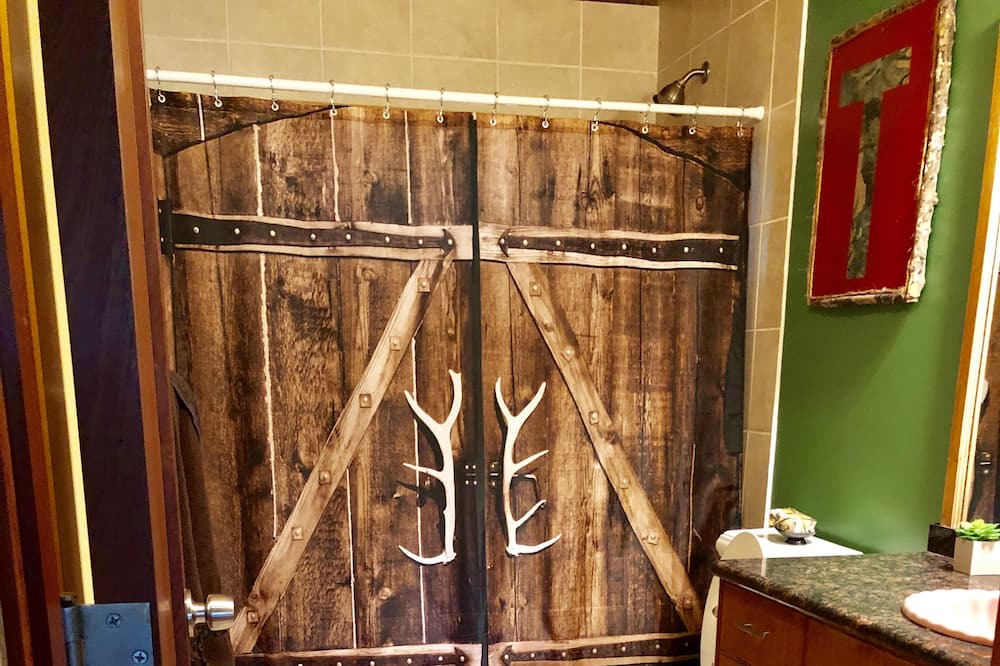 Photo of Bathroom in Punaluu