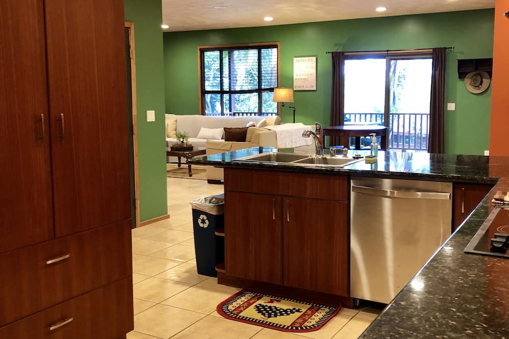 Photo of Kitchen in Punaluu