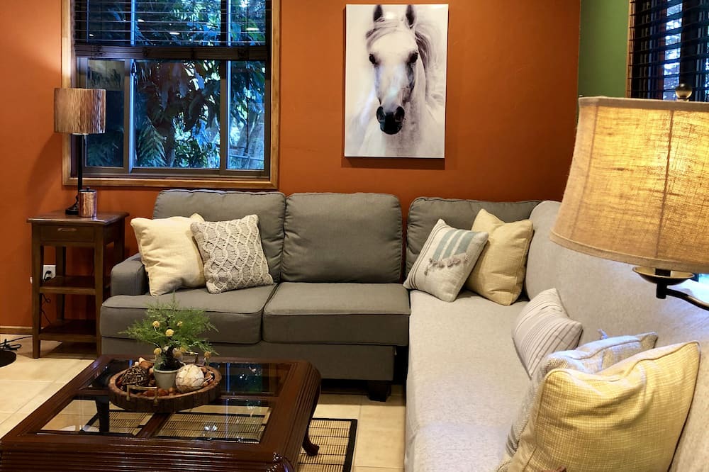 Photo of Livingroom in Punaluu