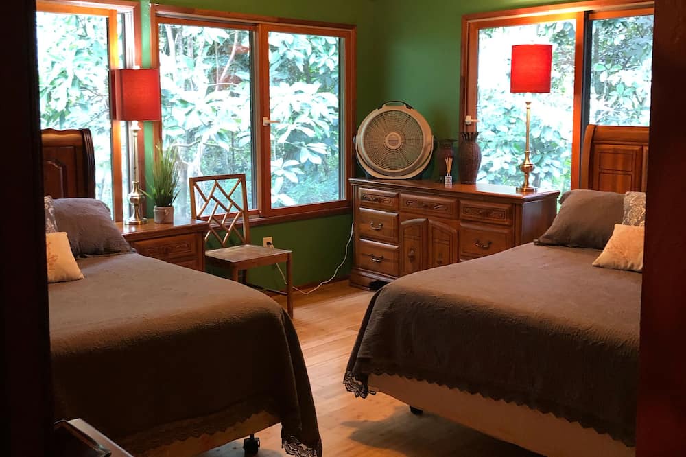 Photo of Bedroom in Punaluu