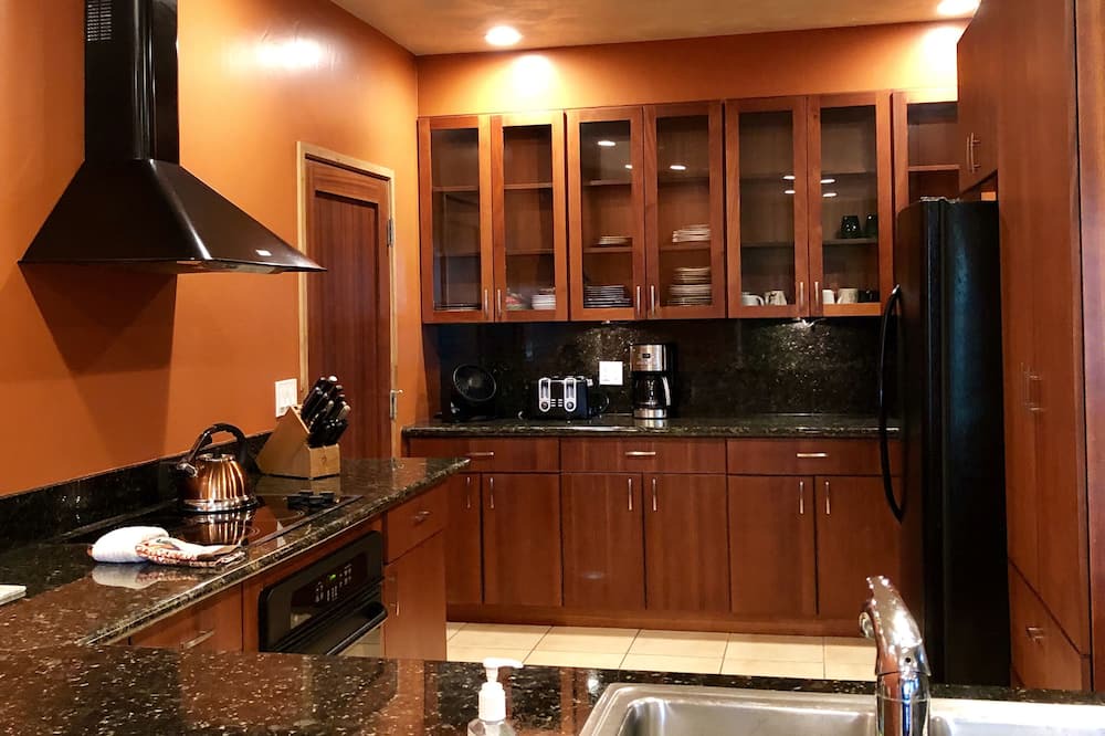 Photo of Kitchen in Punaluu