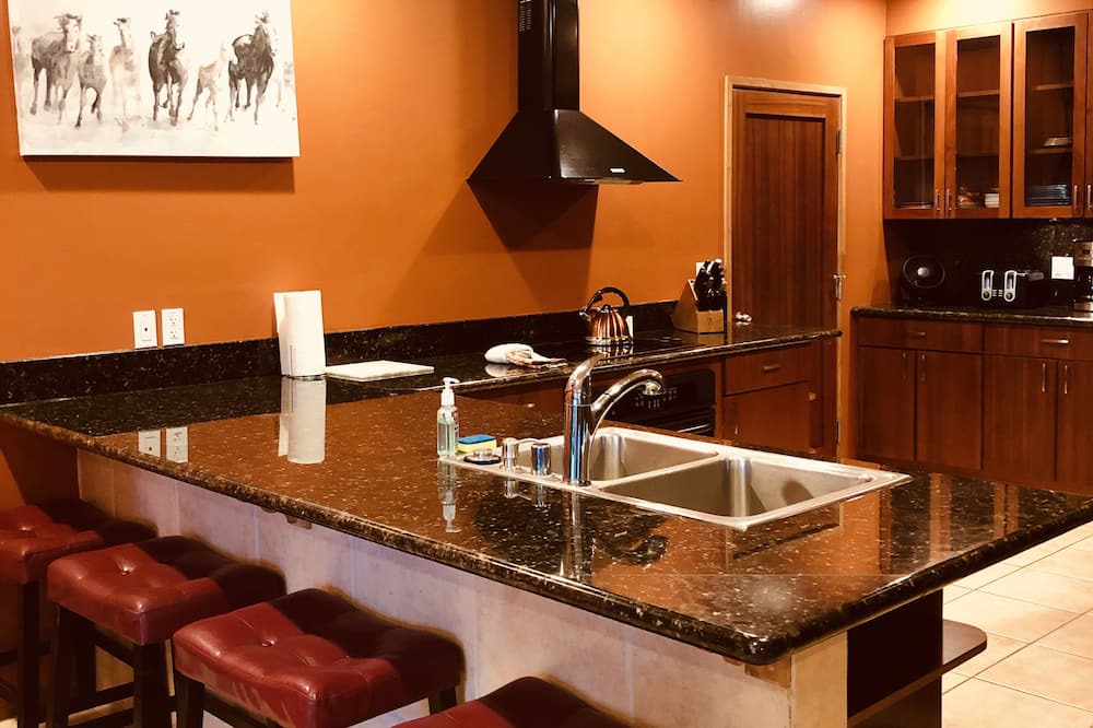 Photo of Kitchen in Punaluu