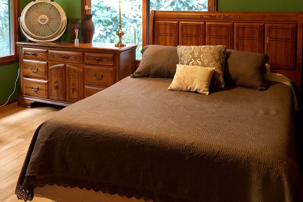 Photo of Bedroom in Punaluu