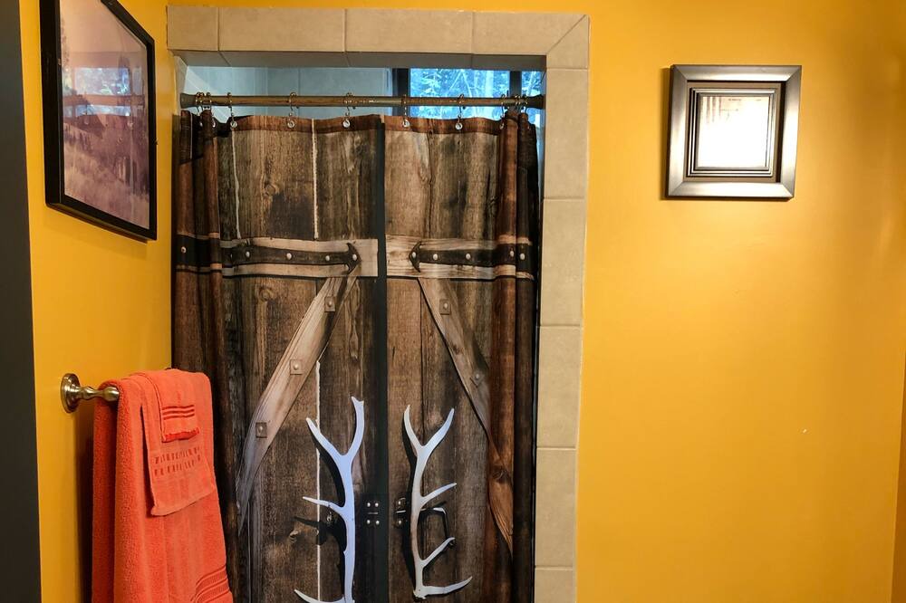 Photo of Bathroom in Punaluu