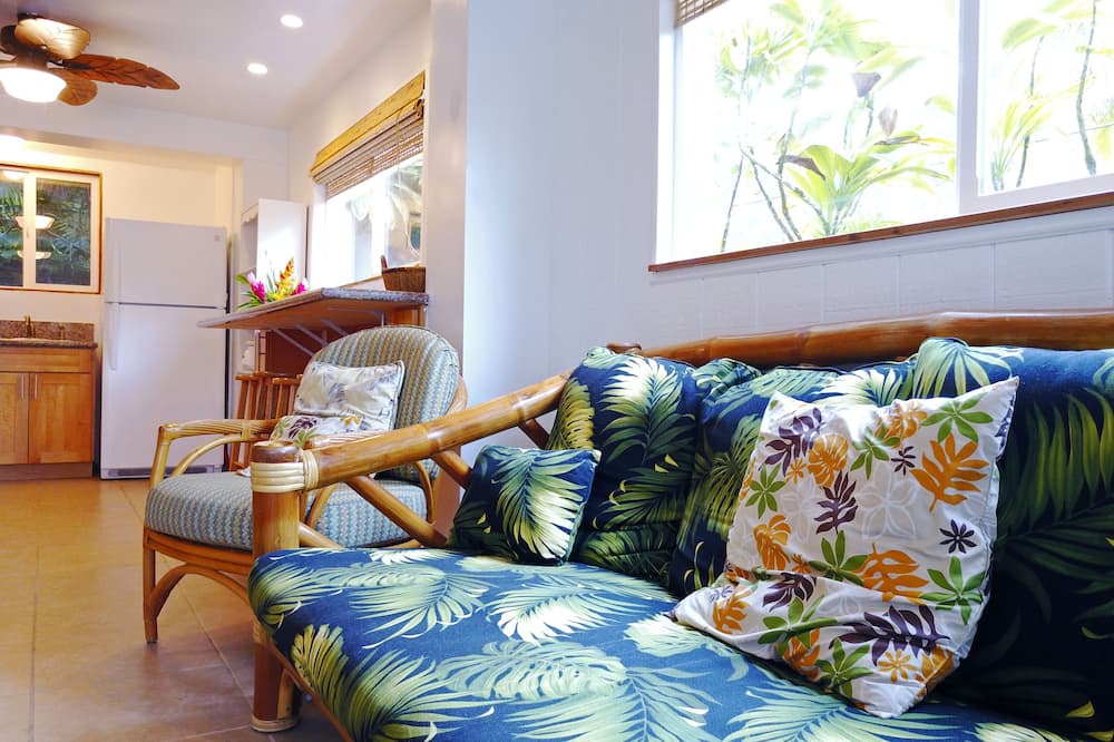 Photo of Livingroom in Punaluu