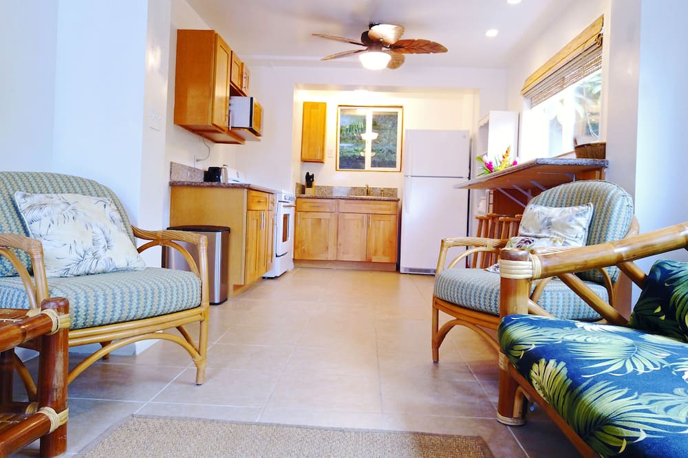 Photo of Livingroom in Punaluu