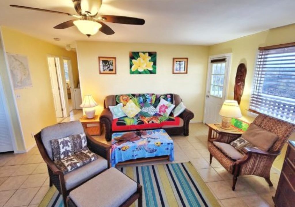 Photo of Livingroom in Kona Gardens Estates