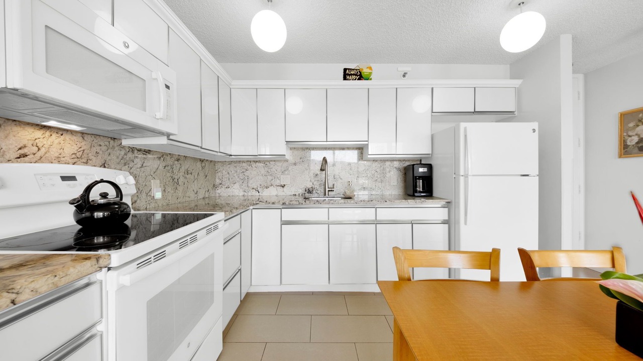 Photo of Kitchen in Diamond Head - Kapahulu - St. Louis