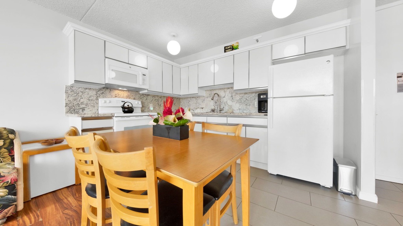 Photo of Kitchen in Diamond Head - Kapahulu - St. Louis