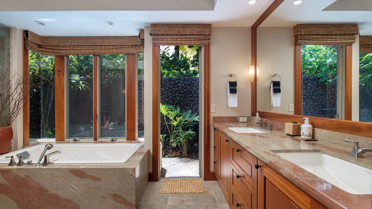 Photo of Bathroom in Kaupulehu
