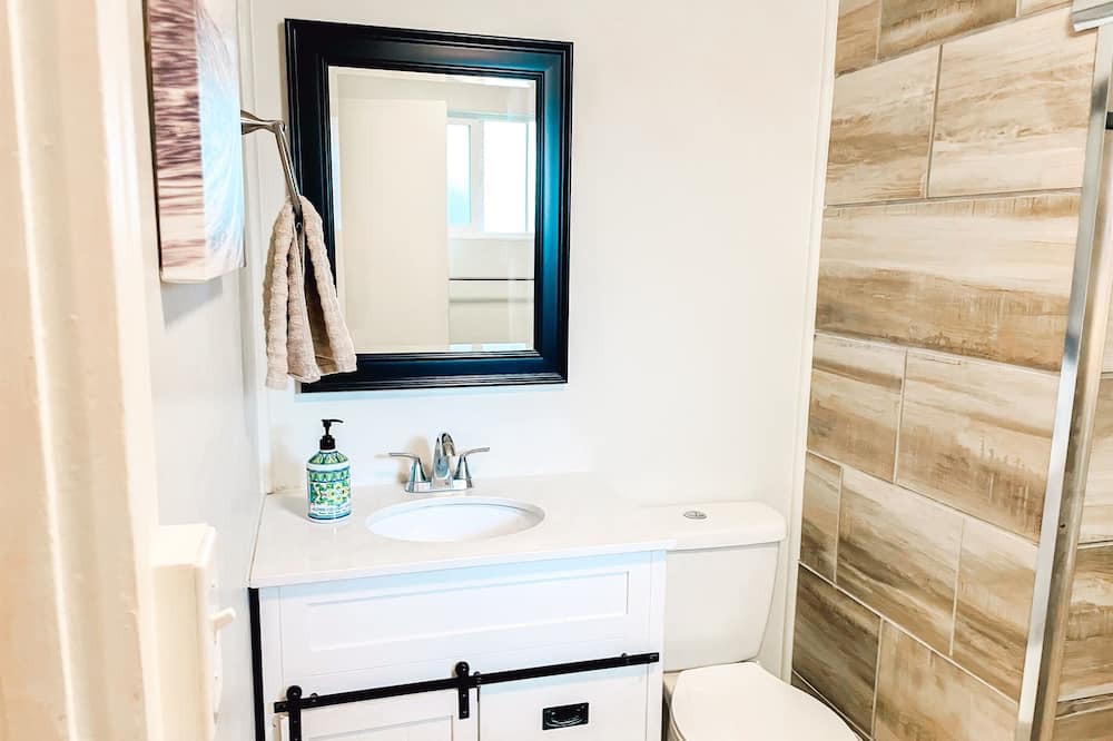 Photo of Bathroom in Punaluu